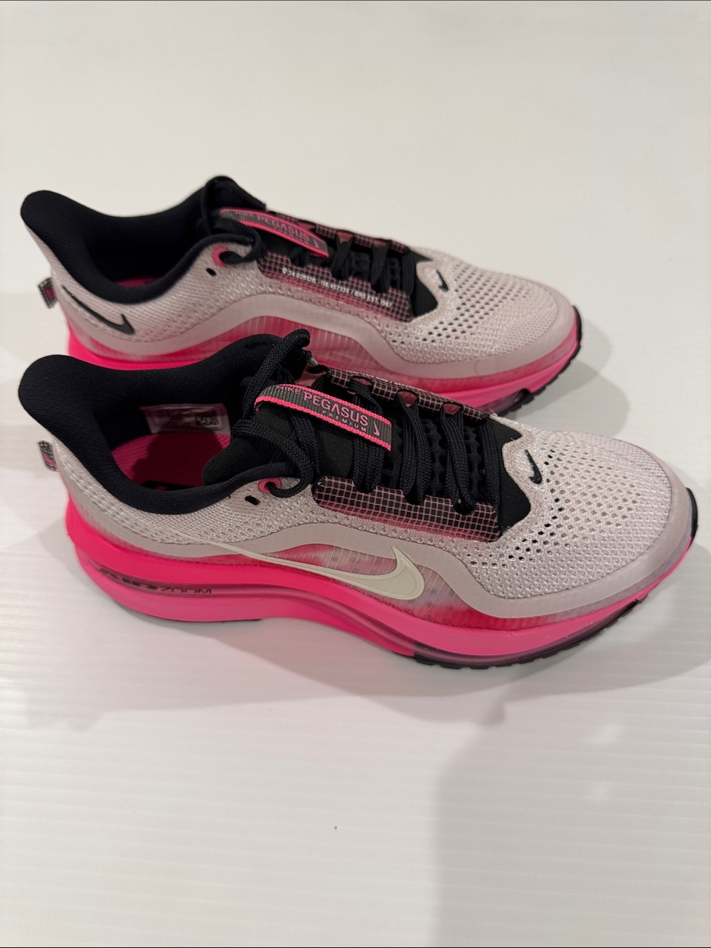 Nike Pegasus Premium Women's Size 8.5 New with Box!!